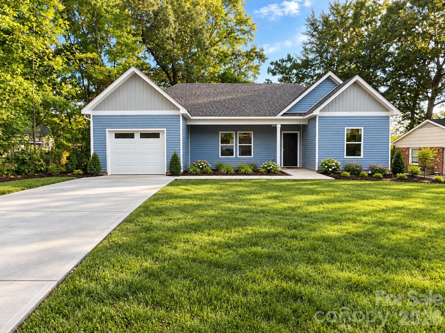 315 Huntsmoor Drive Property Photo 1