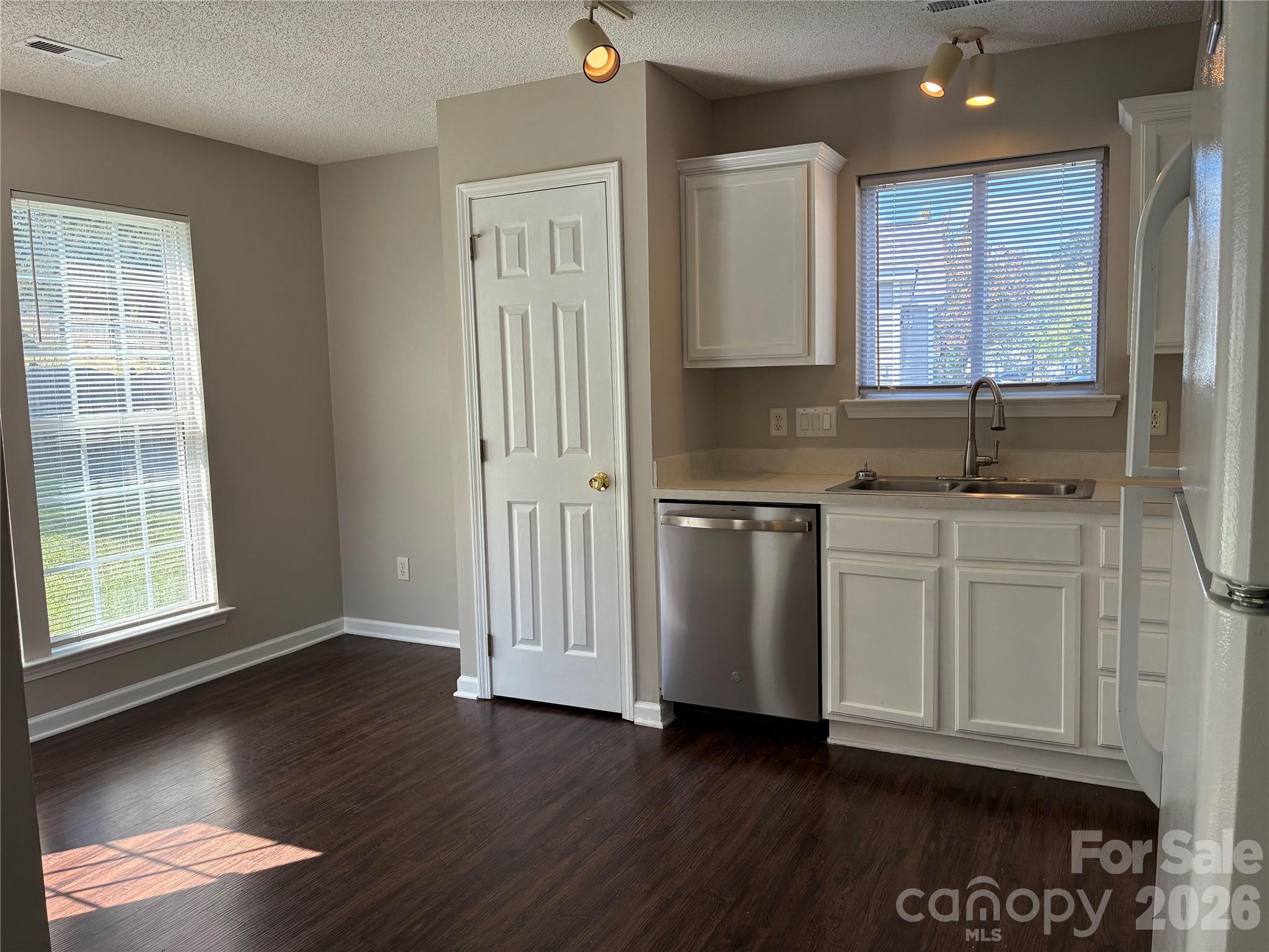 5305 Starflower Drive Property Photo 8