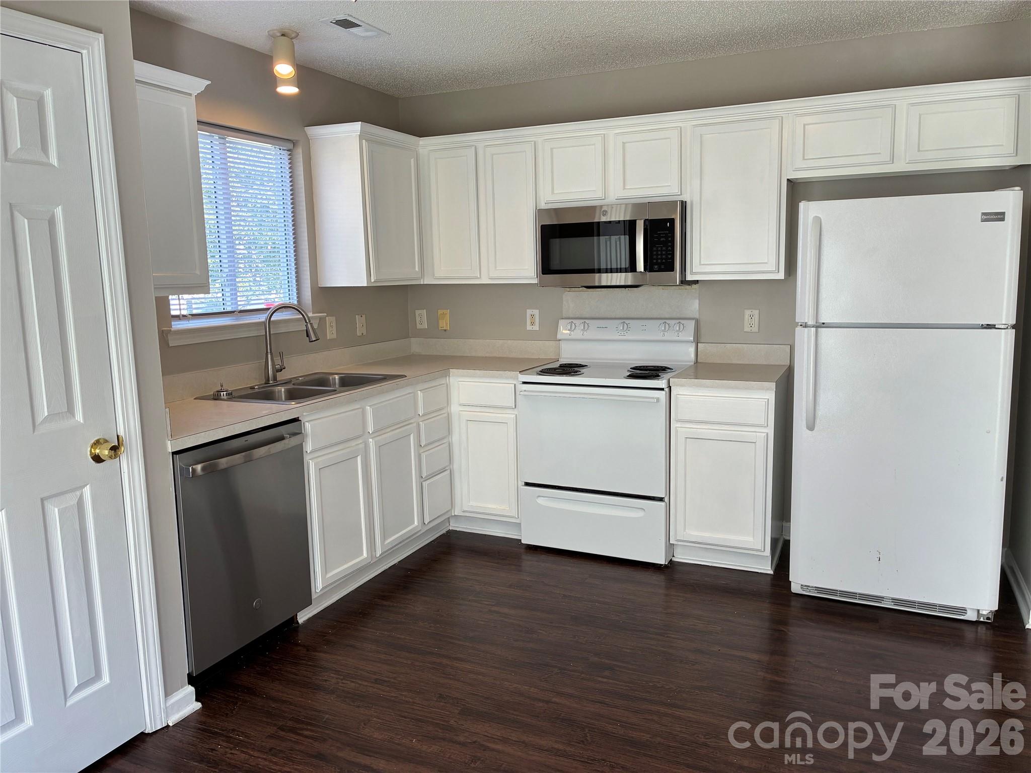 5305 Starflower Drive Property Photo 10