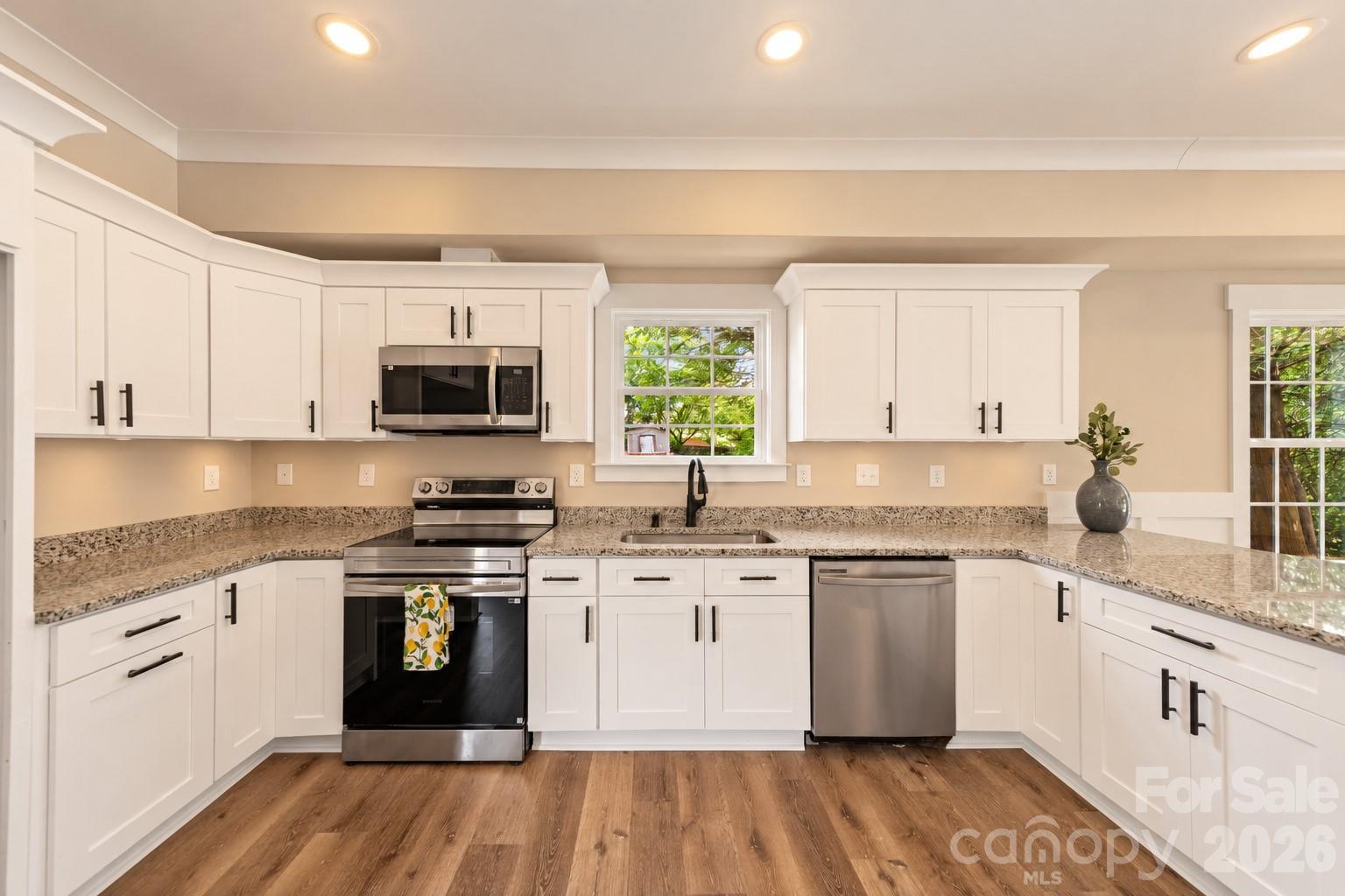 1222 Wood Street Property Photo 5