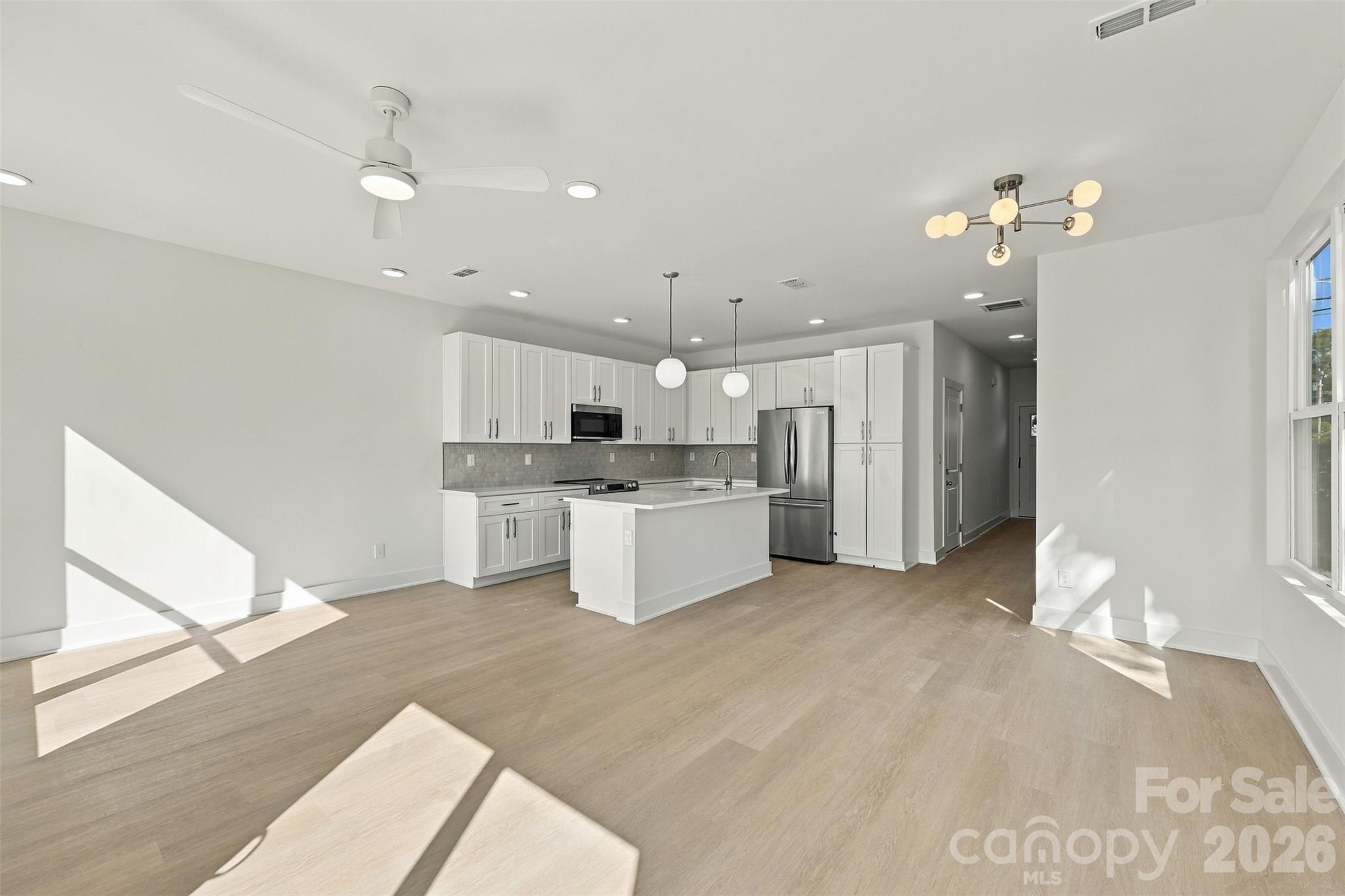 606 N Broad Street Property Photo 8