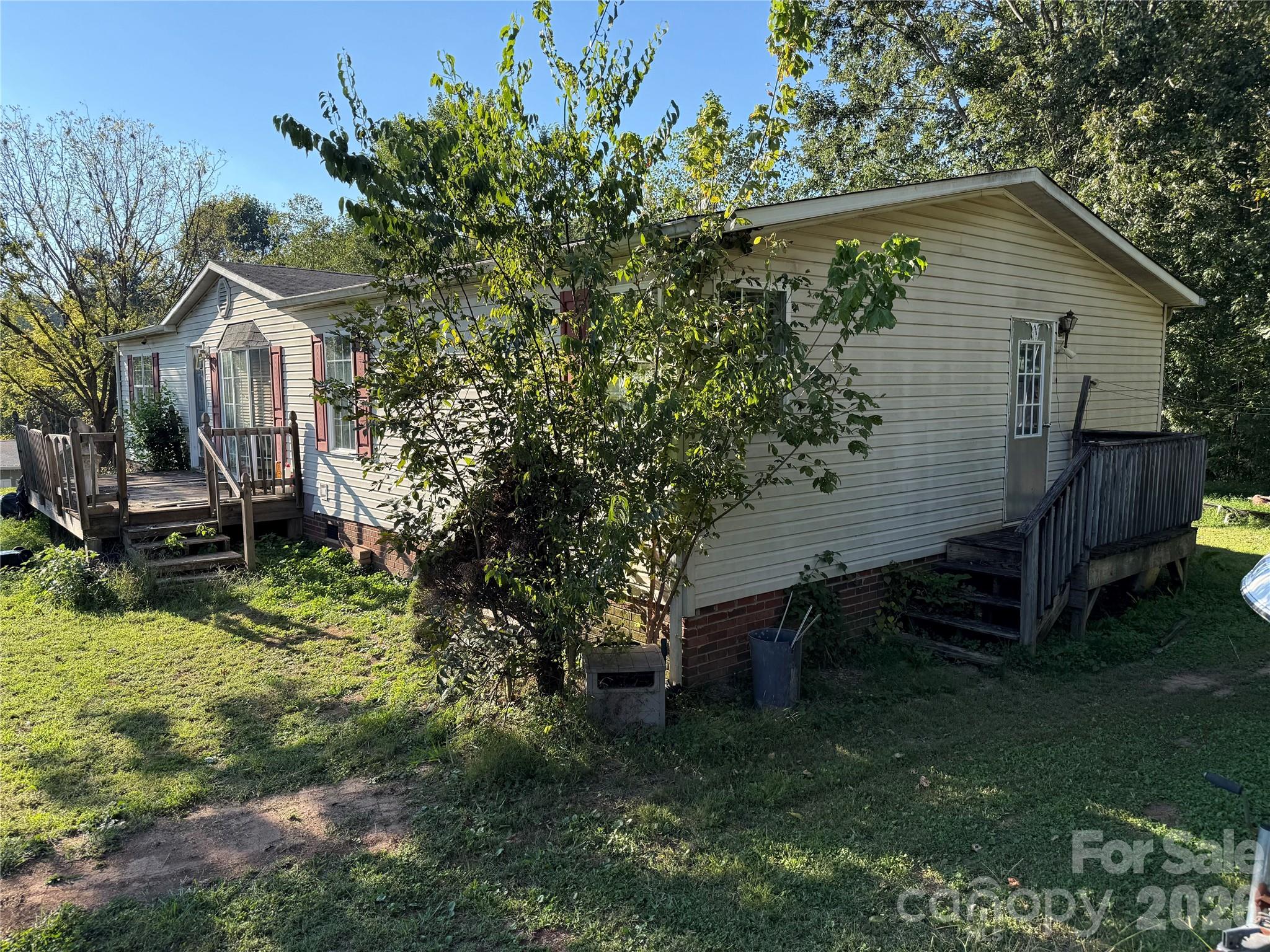 142 Forest Grove Drive 37 Property Photo 2