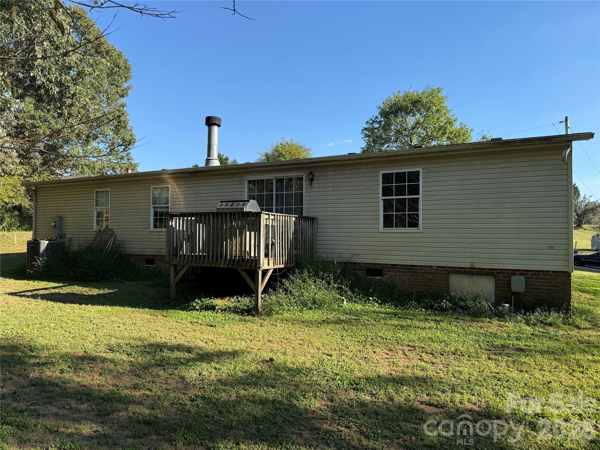 142 Forest Grove Drive 37 Property Photo 3