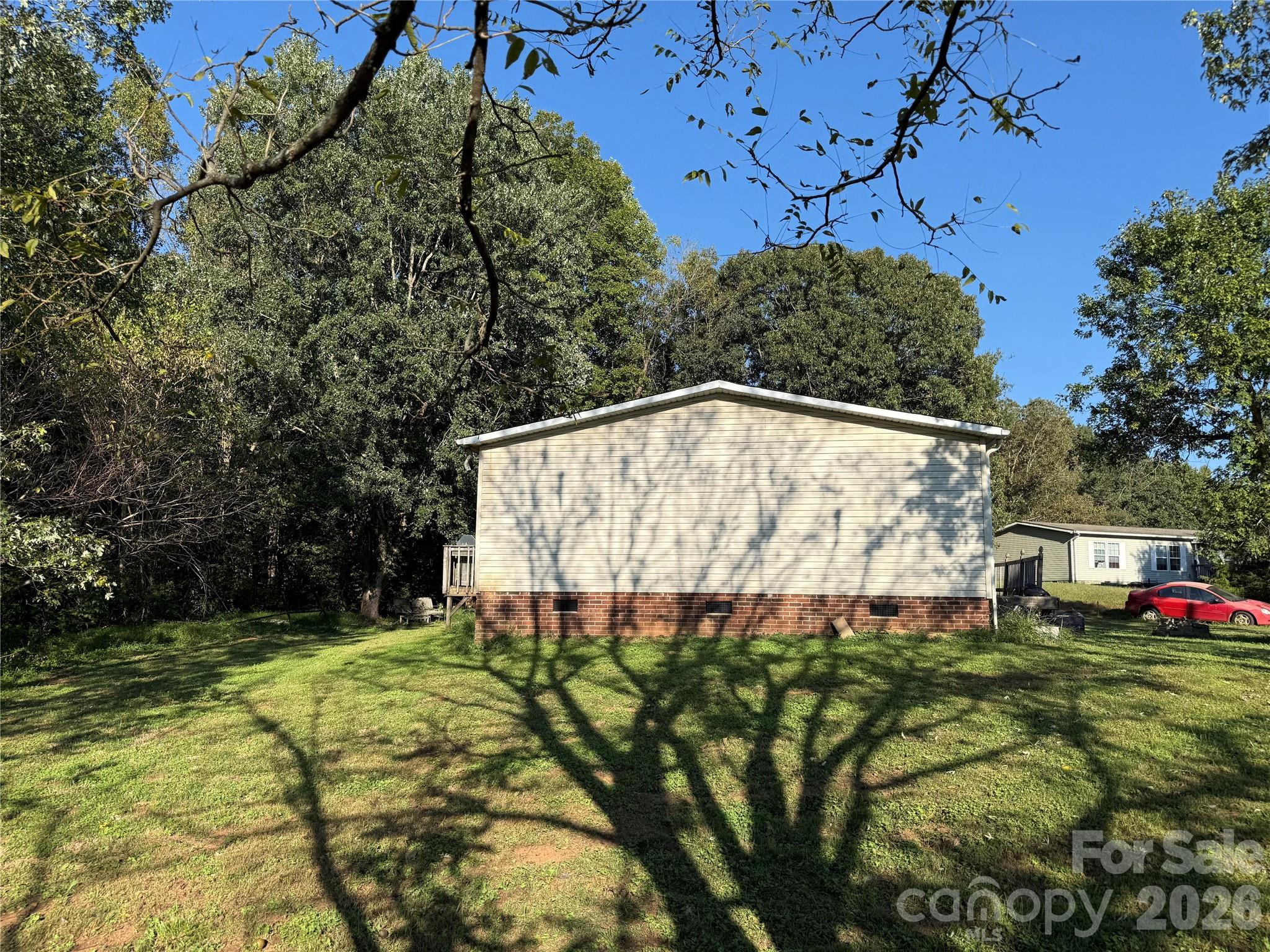 142 Forest Grove Drive 37 Property Photo 4