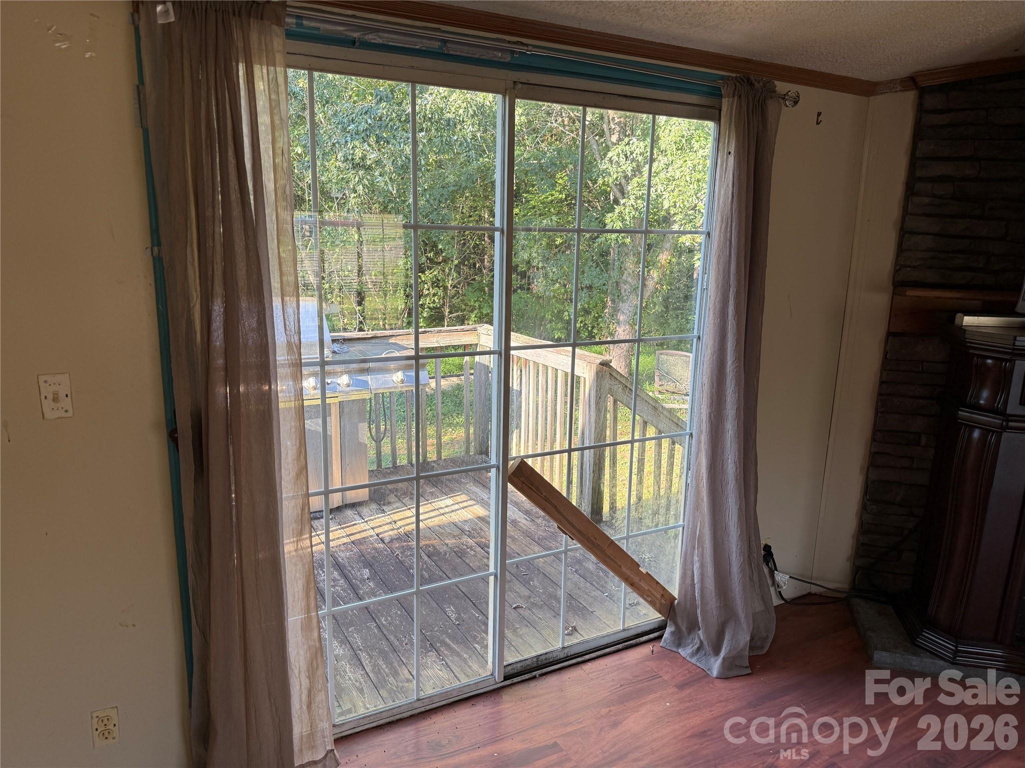 142 Forest Grove Drive 37 Property Photo 9