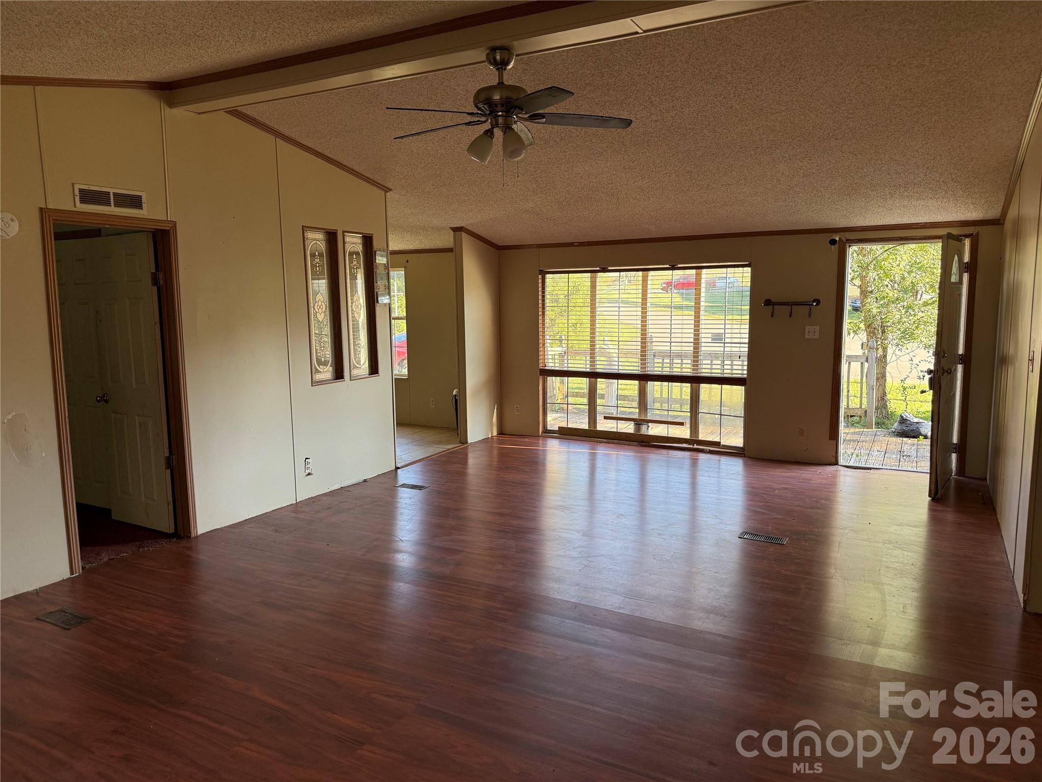 142 Forest Grove Drive 37 Property Photo 10