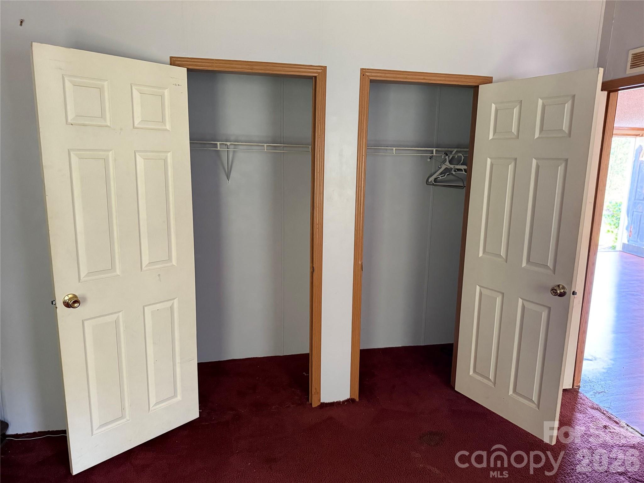 142 Forest Grove Drive 37 Property Photo 20