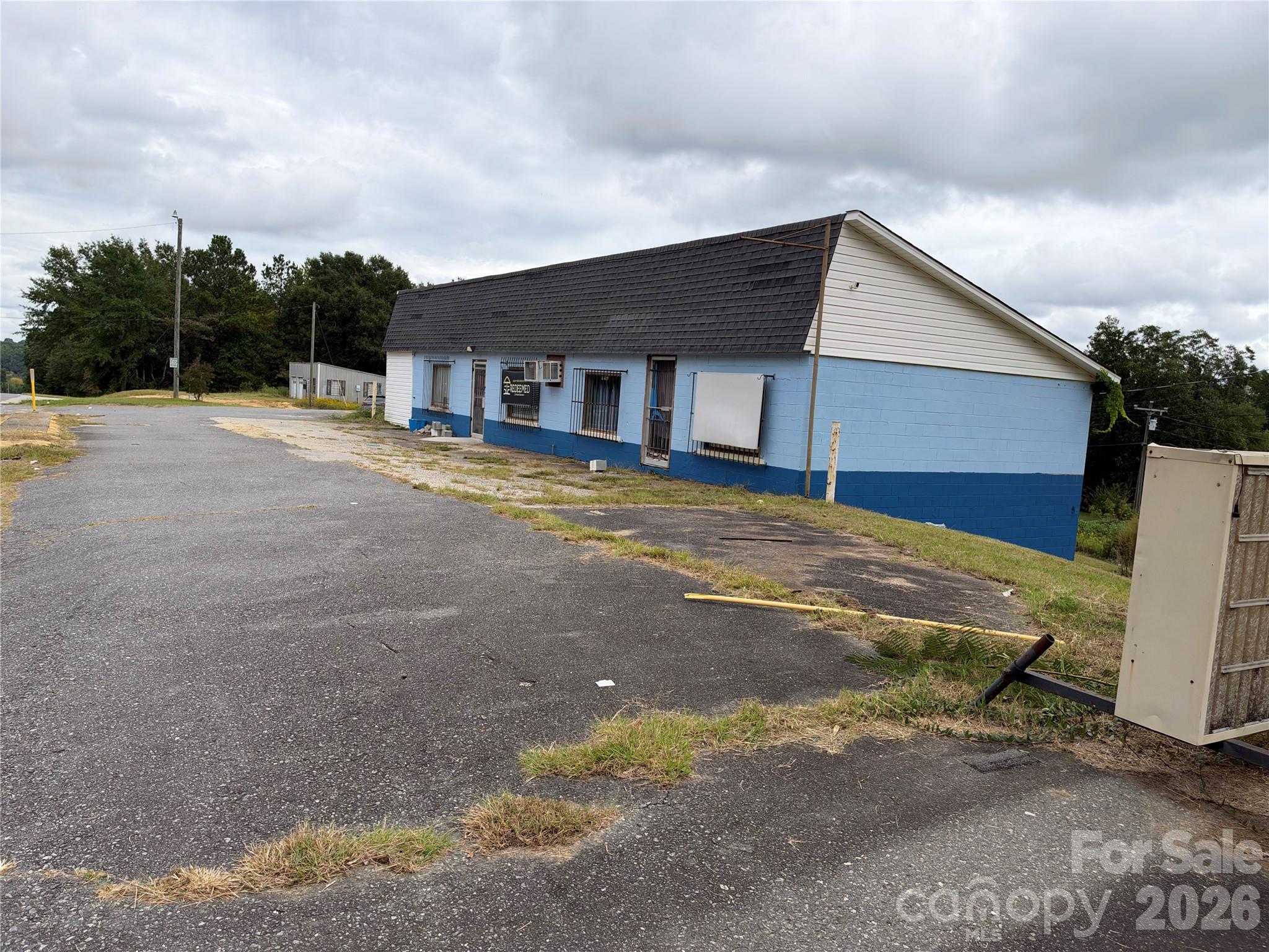 3265 Ridgeway Road Property Photo 2