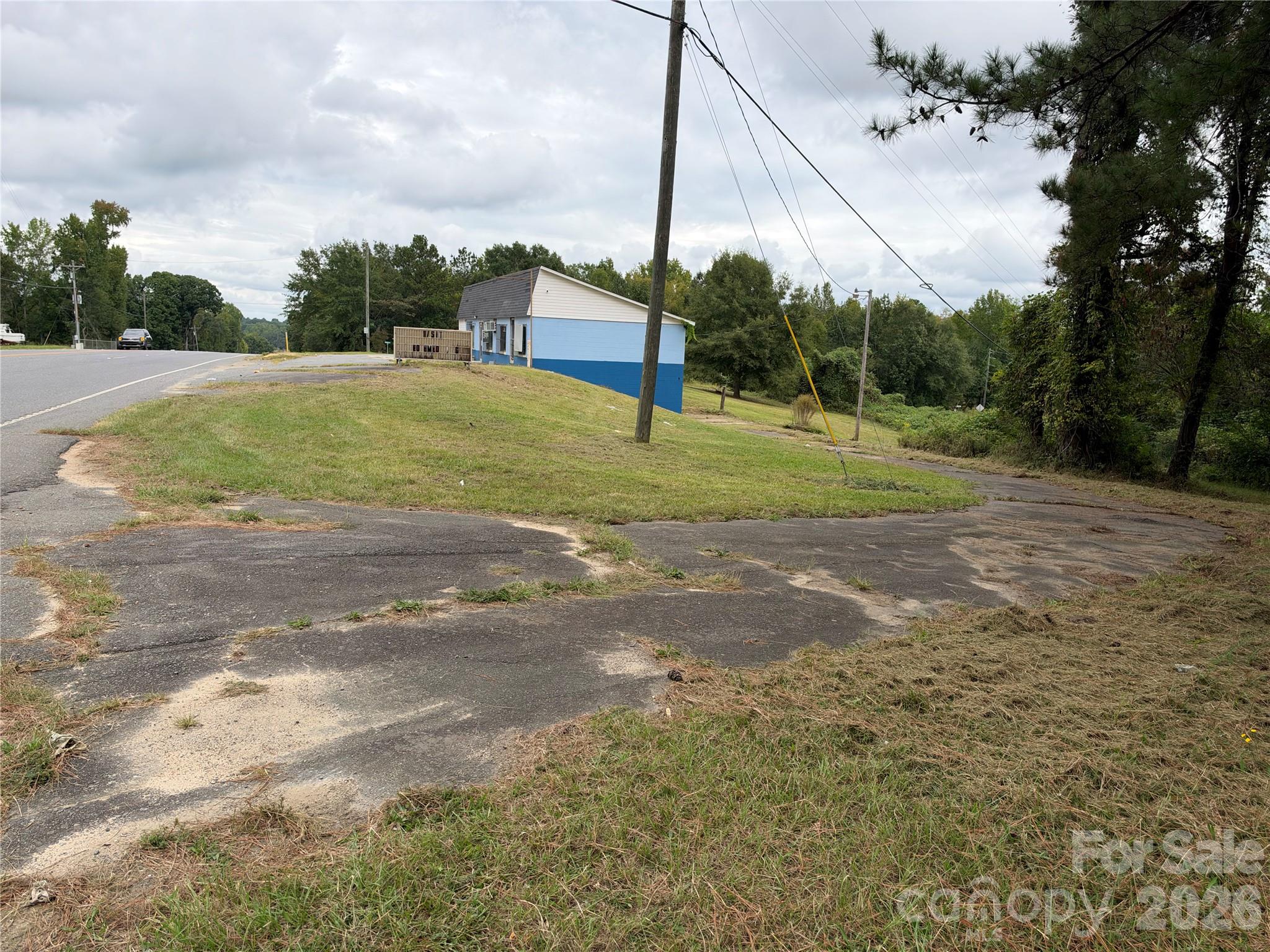 3265 Ridgeway Road Property Photo 3