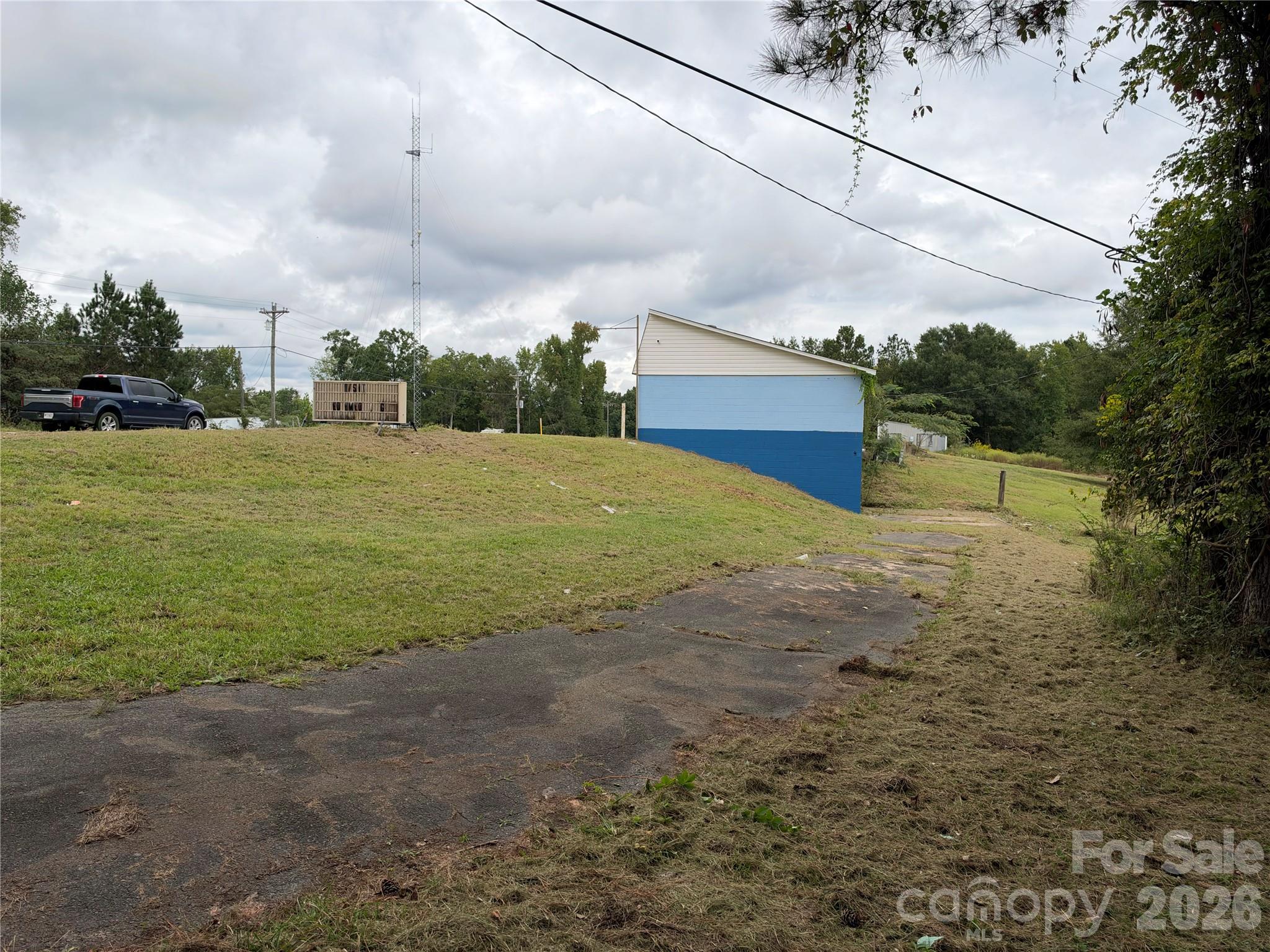 3265 Ridgeway Road Property Photo 4