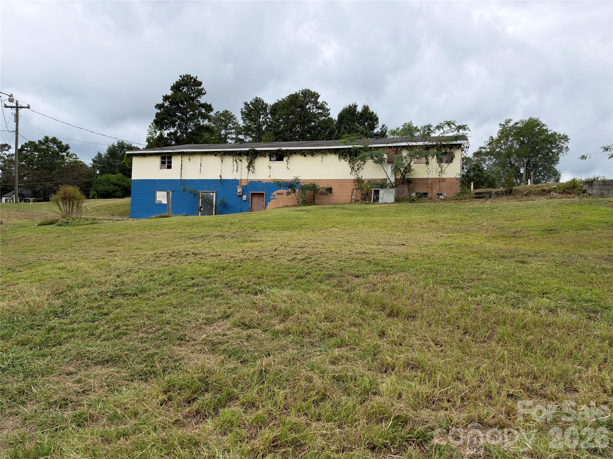 3265 Ridgeway Road Property Photo 5