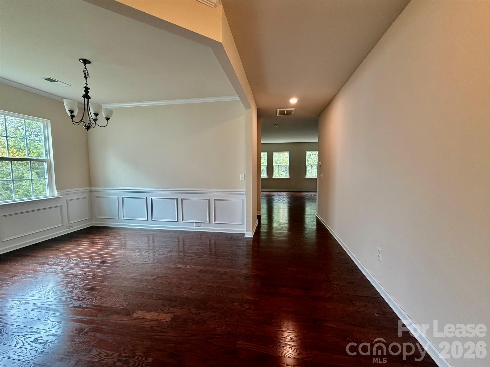 7703 Kelburn Lane Property Photo 4