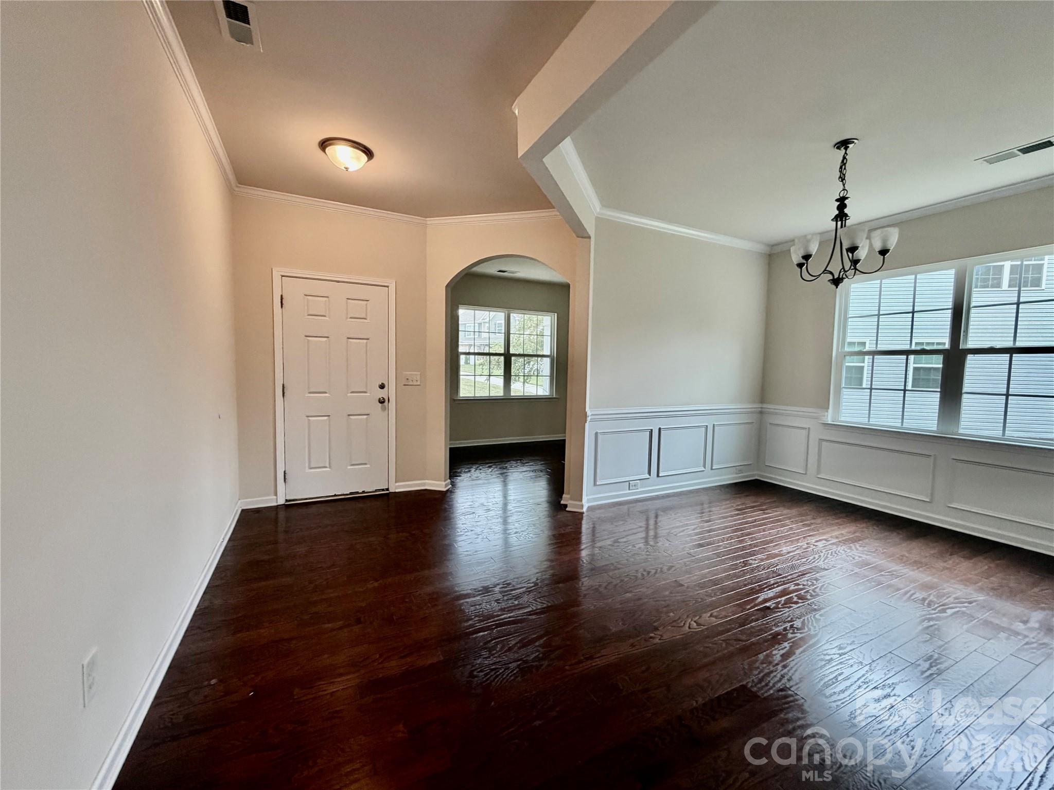 7703 Kelburn Lane Property Photo 8