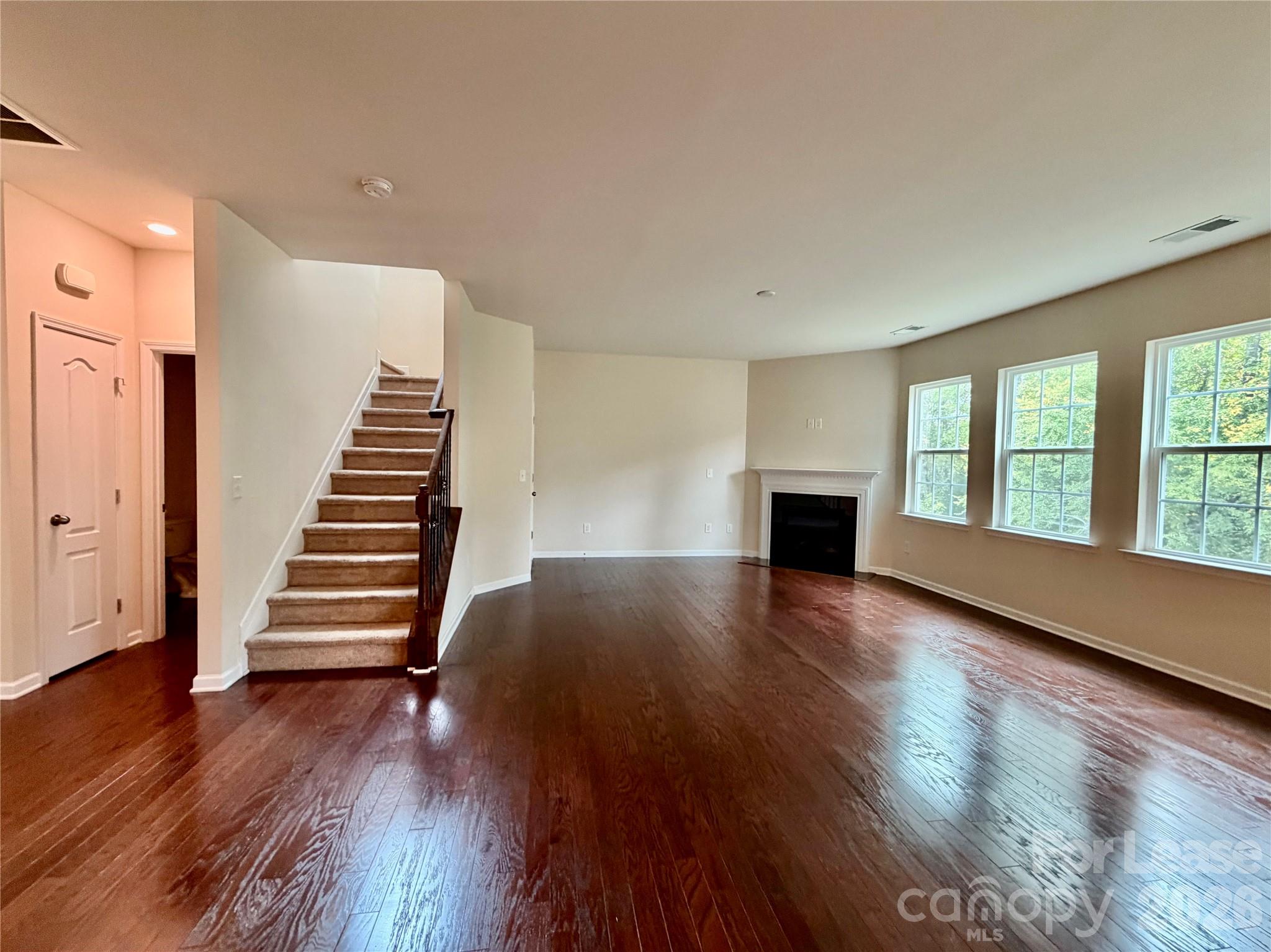 7703 Kelburn Lane Property Photo 16