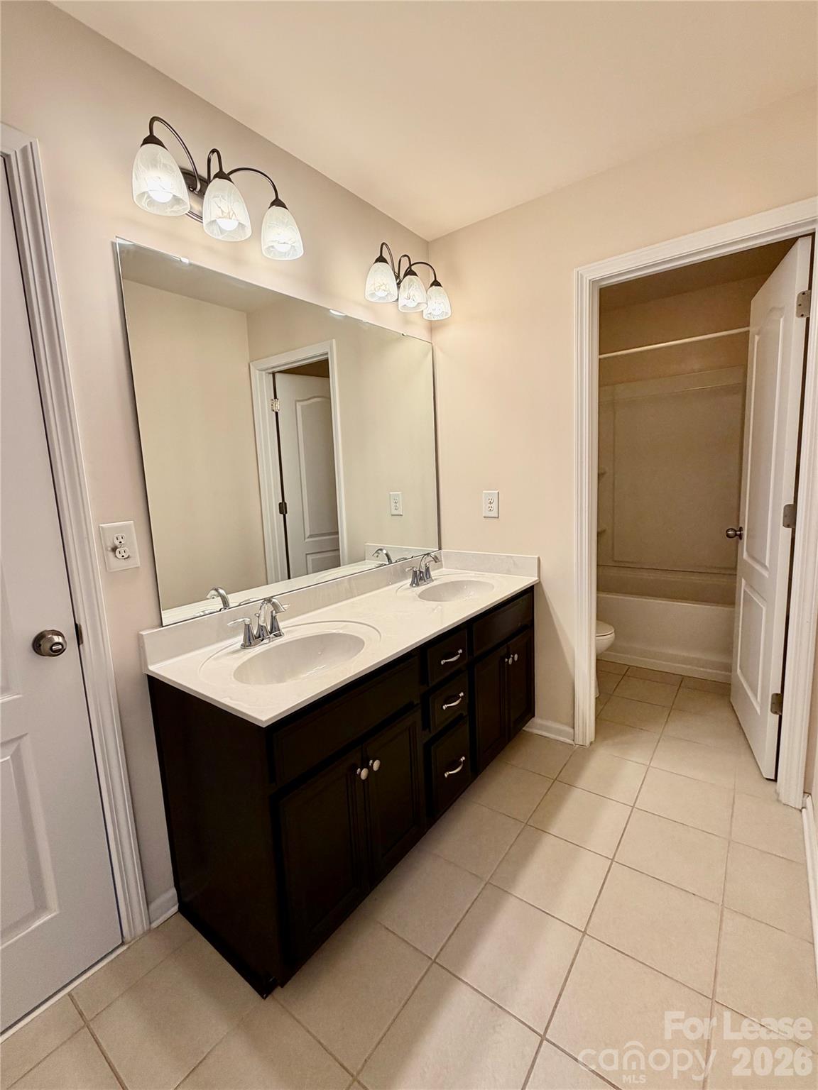 7703 Kelburn Lane Property Photo 24