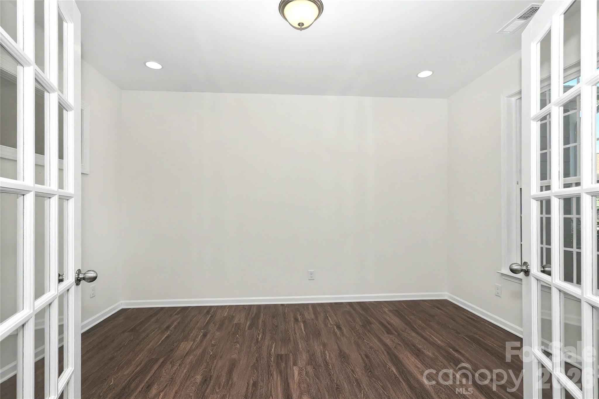 7420 Tullamore Glen Drive Property Photo 7