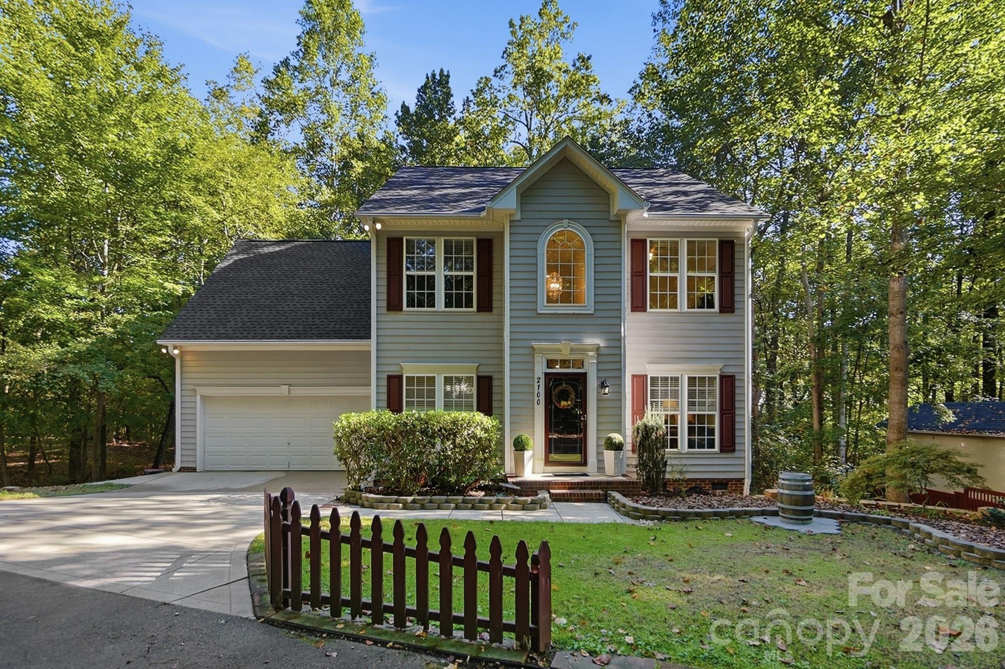 2100 Pineapple Court Property Photo 1
