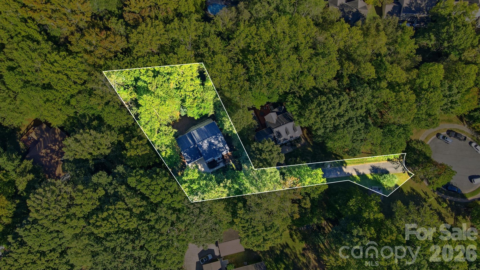 2100 Pineapple Court Property Photo 1
