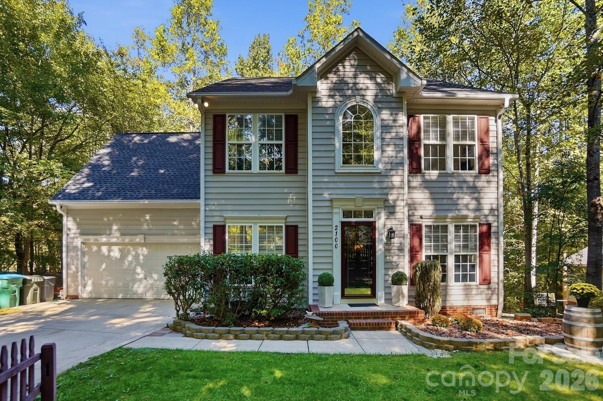 2100 Pineapple Court Property Photo 1