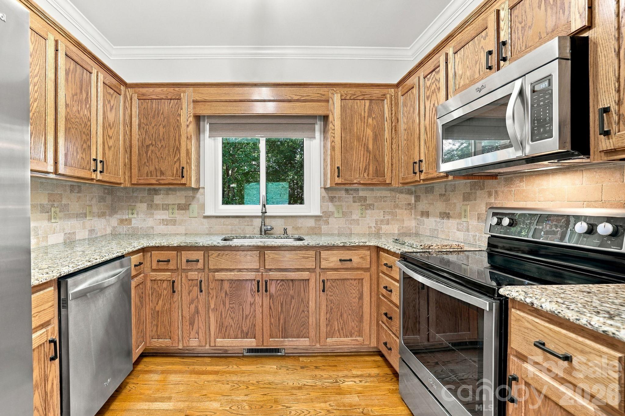 1471 Porch Swing Lane Property Photo 6