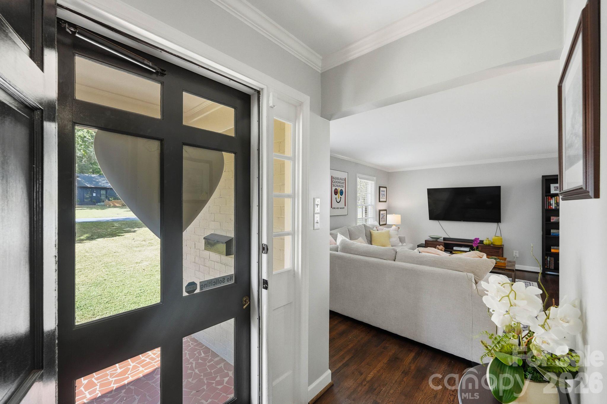 3745 Severn Avenue Property Photo 5