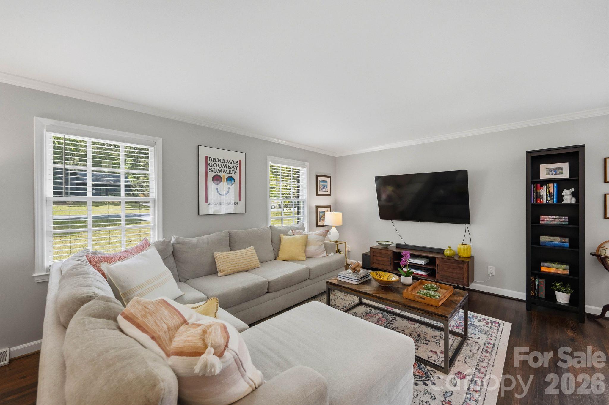 3745 Severn Avenue Property Photo 8