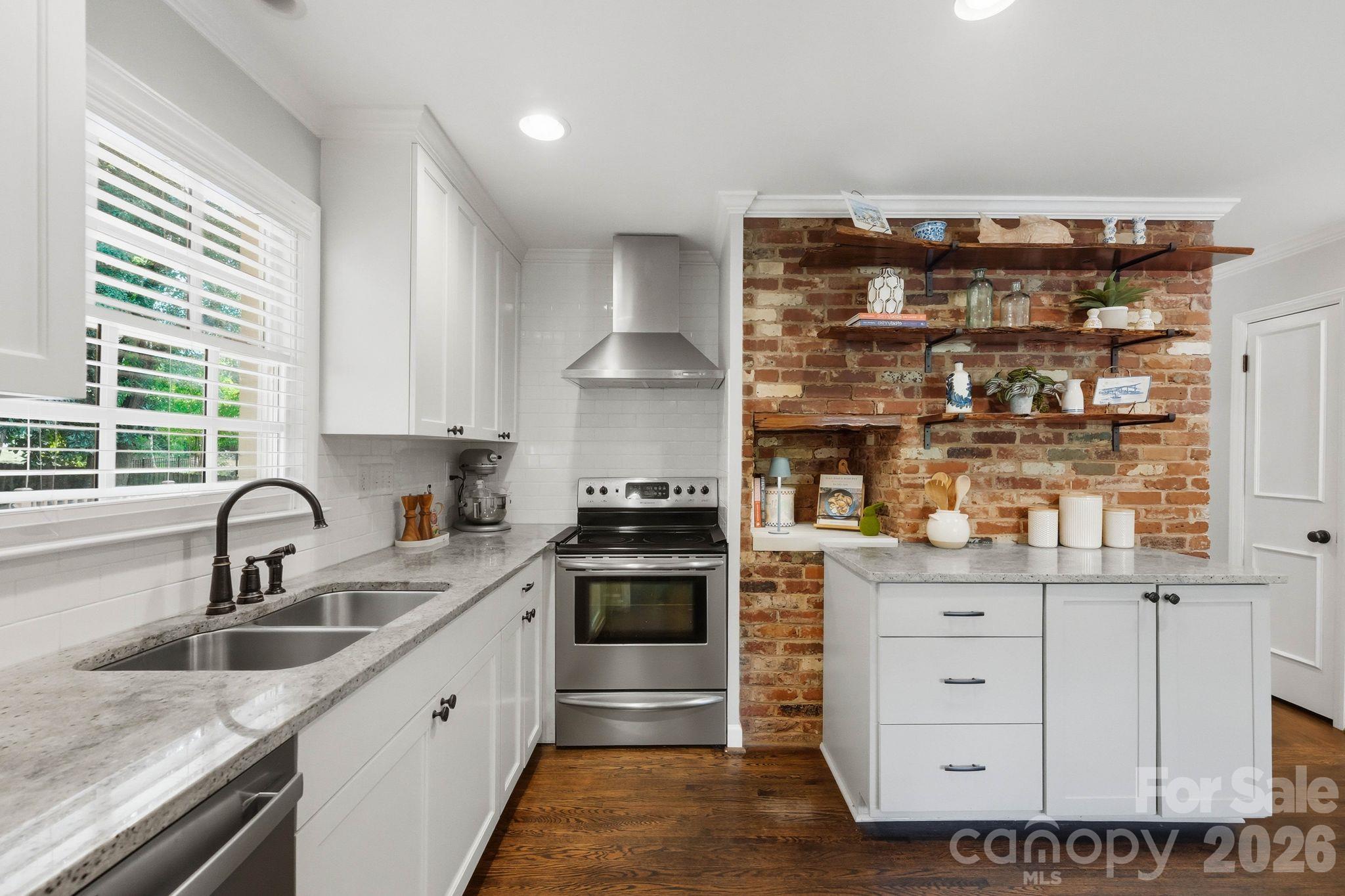 3745 Severn Avenue Property Photo 17