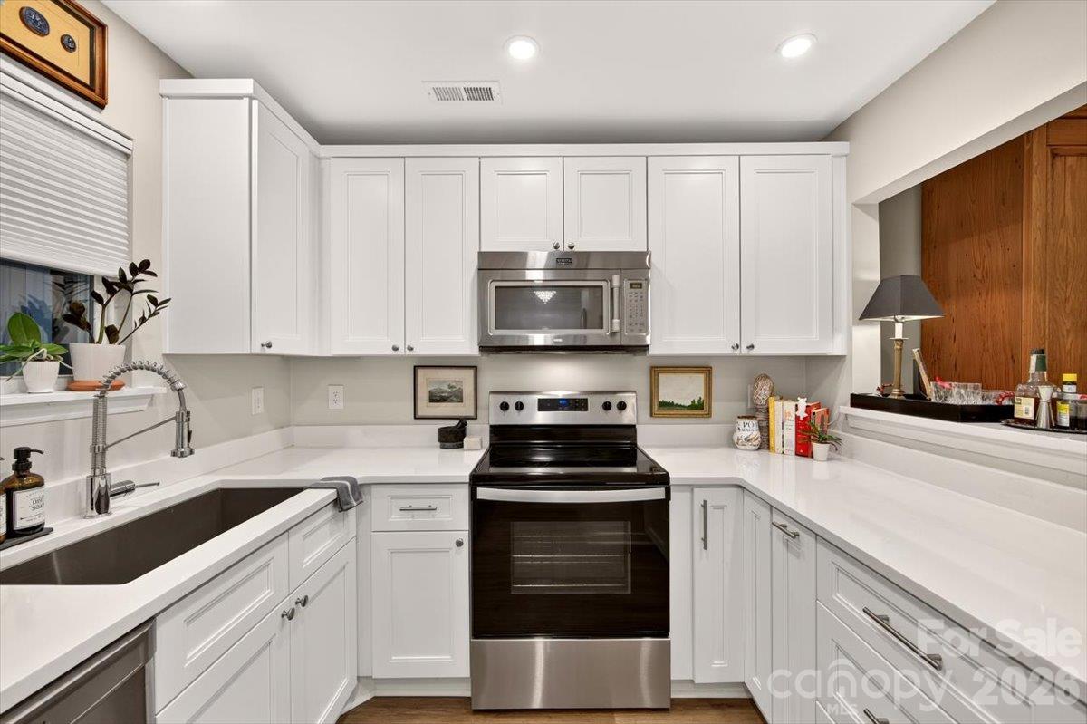 300 E Park Avenue 30 Property Photo 10