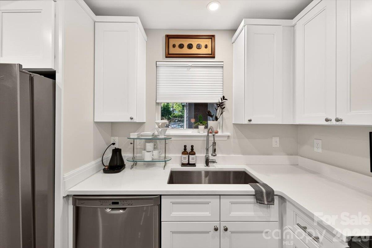 300 E Park Avenue 30 Property Photo 12