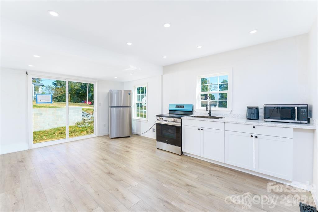 640 Mckee Street 2 Property Photo 6