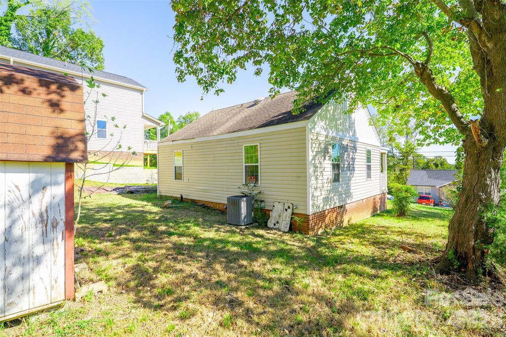 640 Mckee Street 2 Property Photo 13