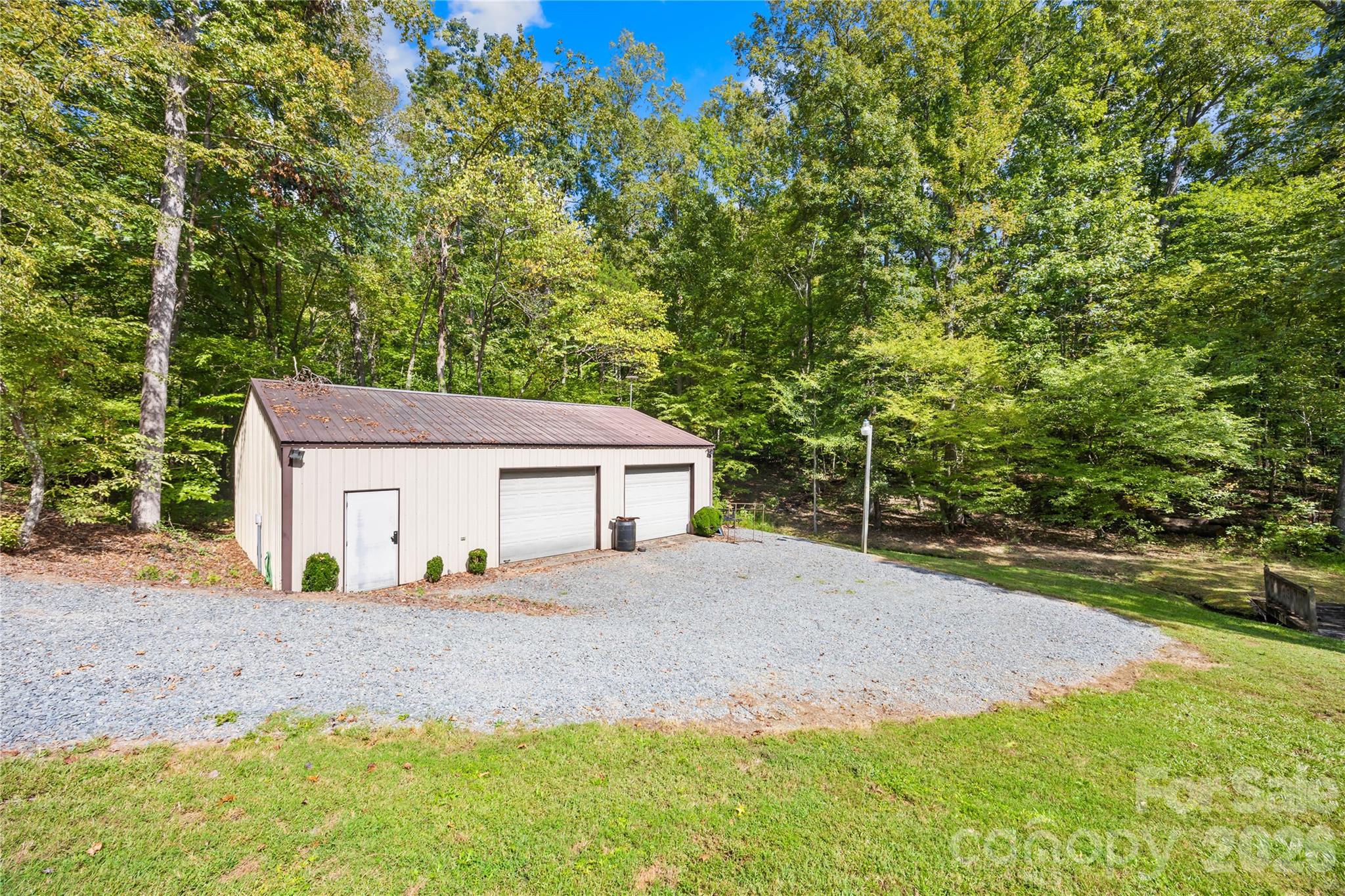 16208 Deepwood Place Property Photo 2