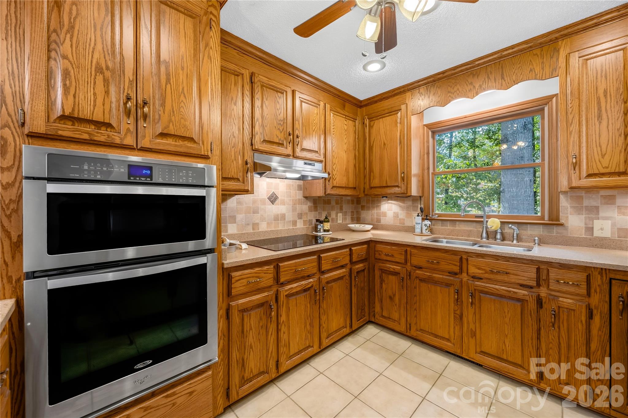16208 Deepwood Place Property Photo 12