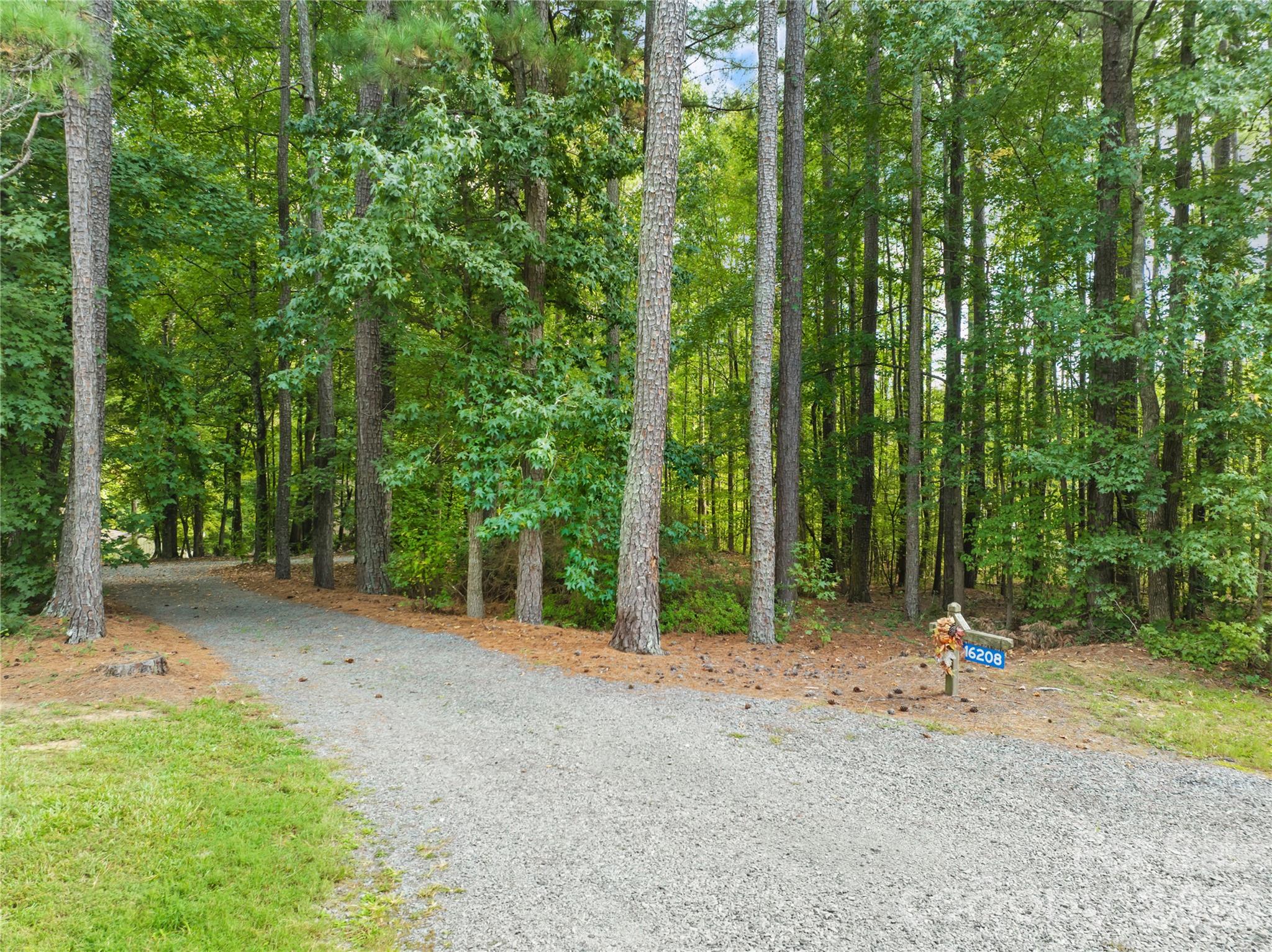 16208 Deepwood Place Property Photo 34