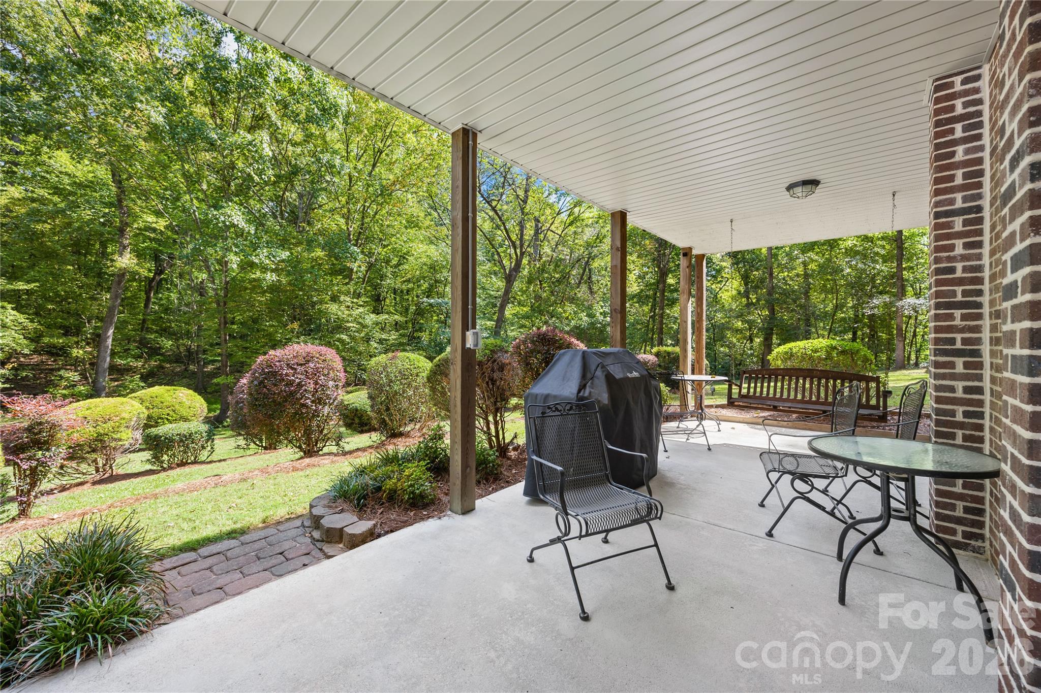 16208 Deepwood Place Property Photo 38