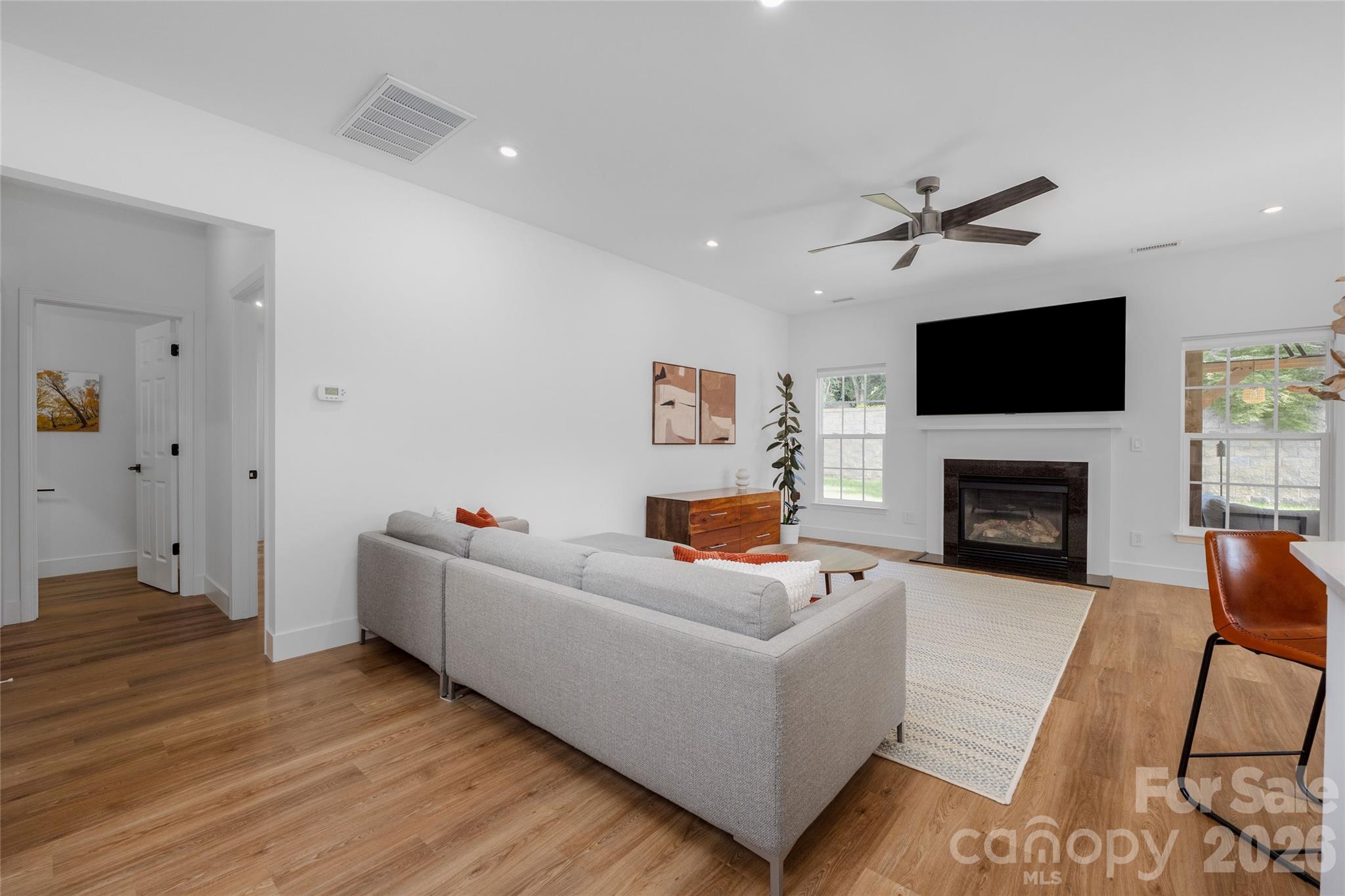 20315 Southshore Drive Property Photo 6