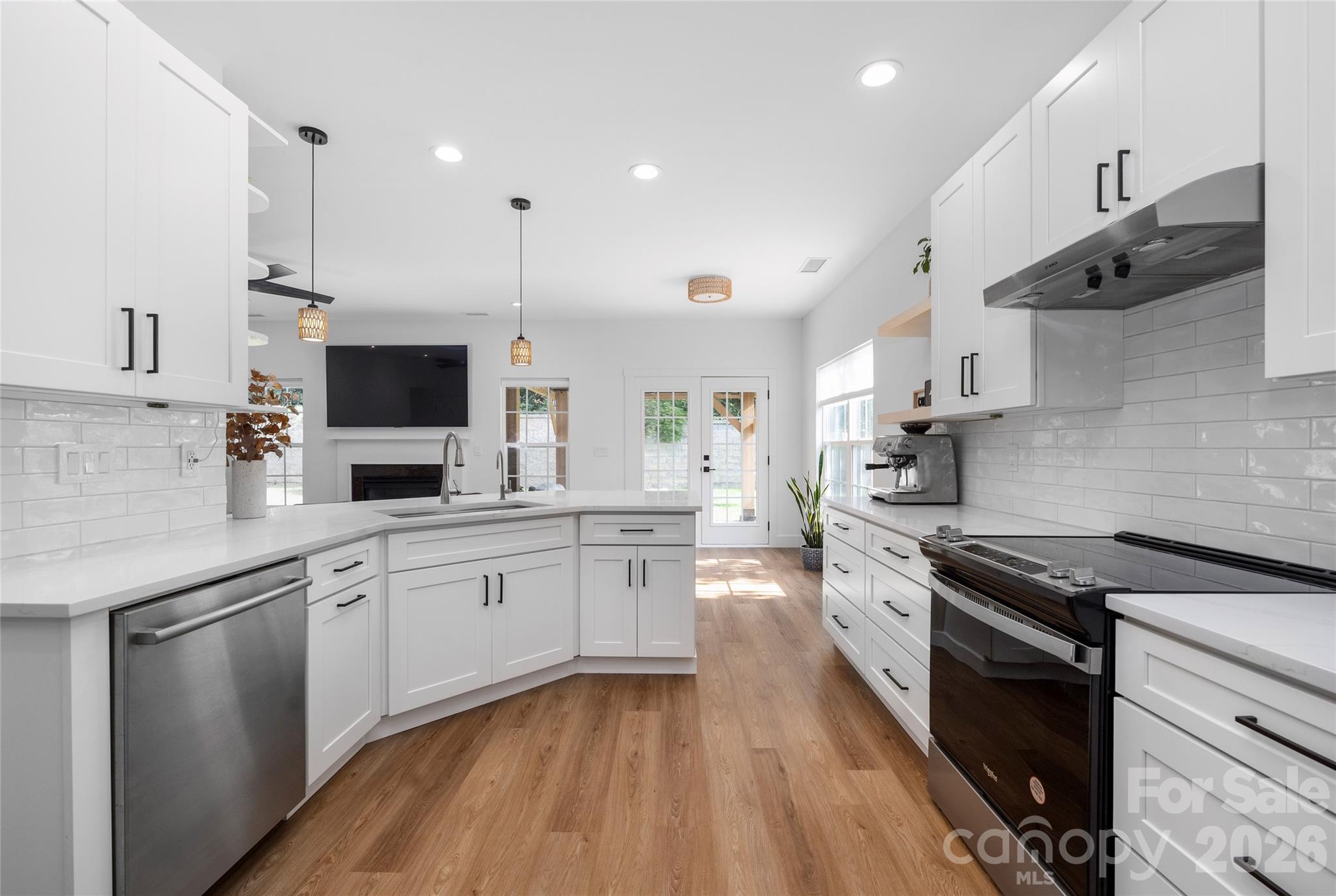 20315 Southshore Drive Property Photo 10