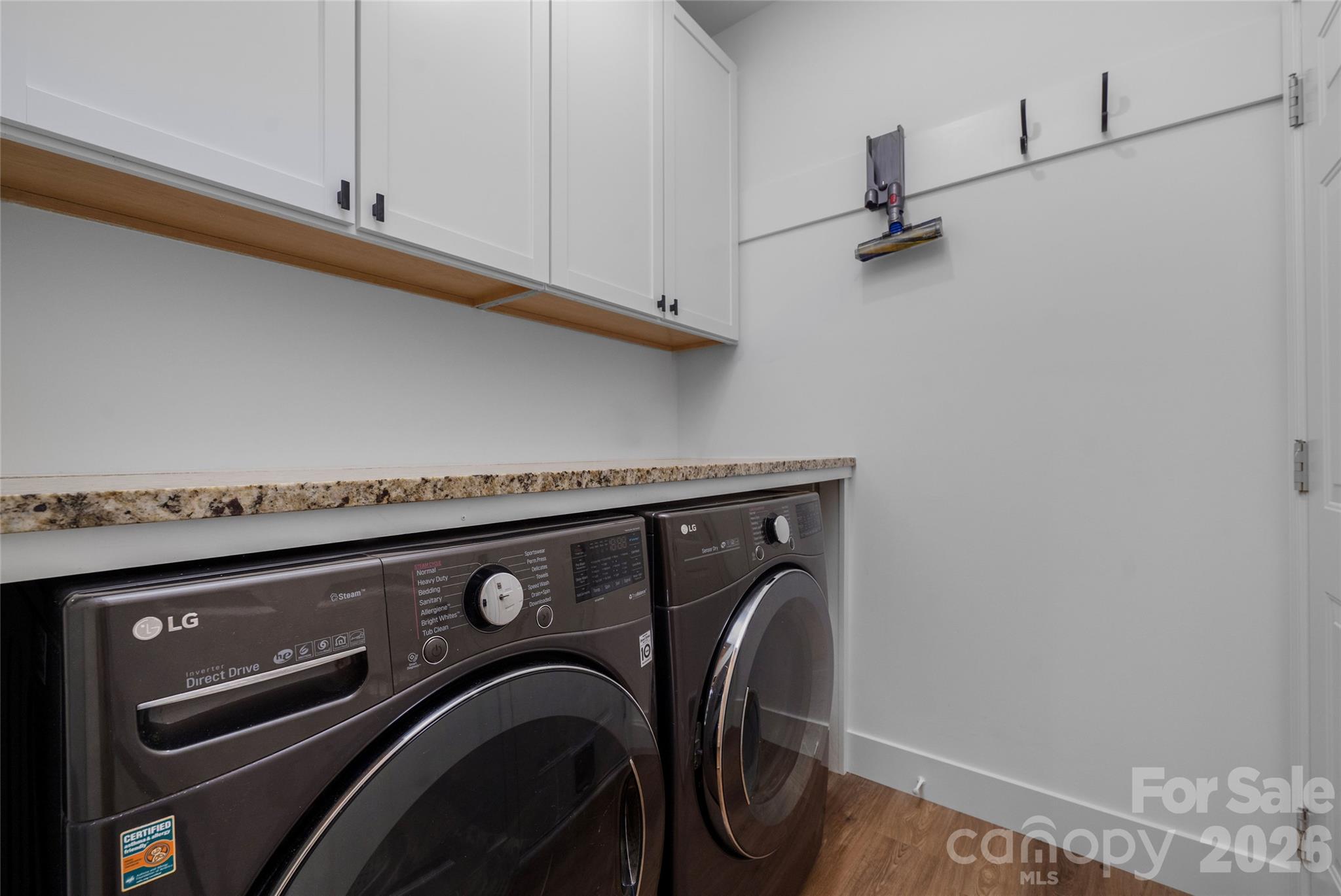 20315 Southshore Drive Property Photo 27