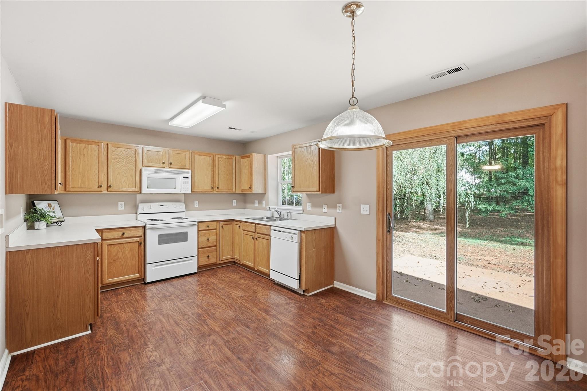 1619 Eagle Lake Drive 203 Property Photo 4