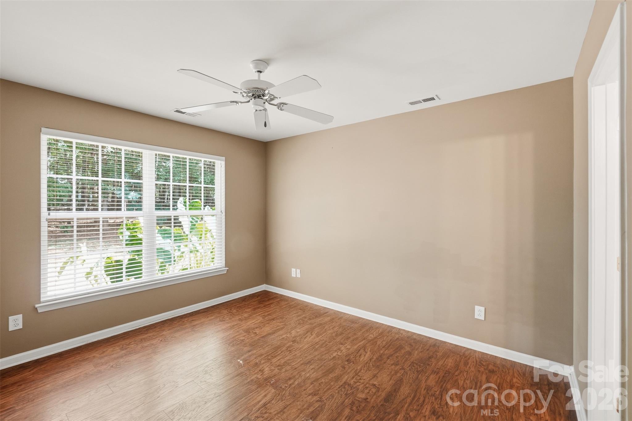 1619 Eagle Lake Drive 203 Property Photo 11