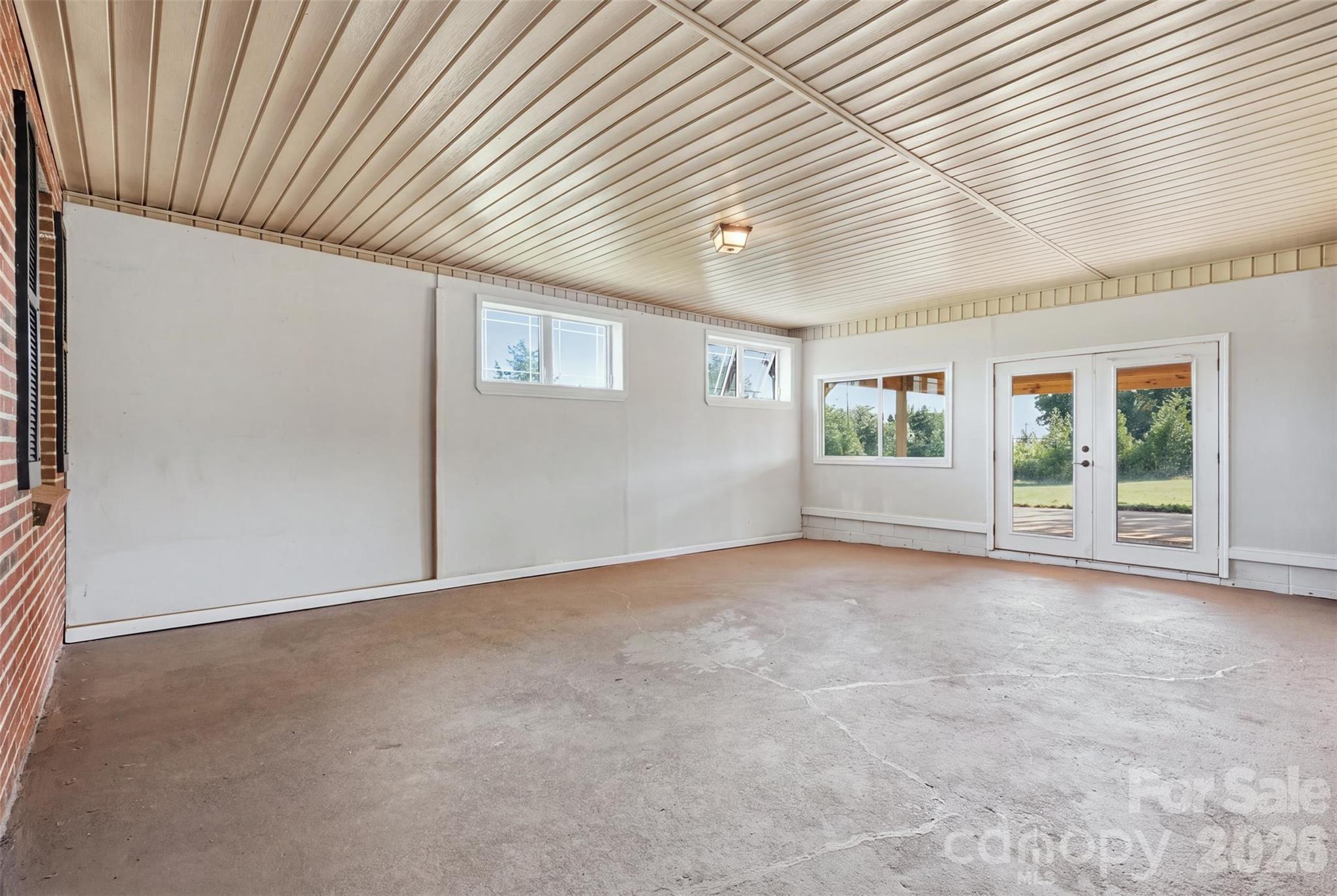 3881 Summerow Road Property Photo 5