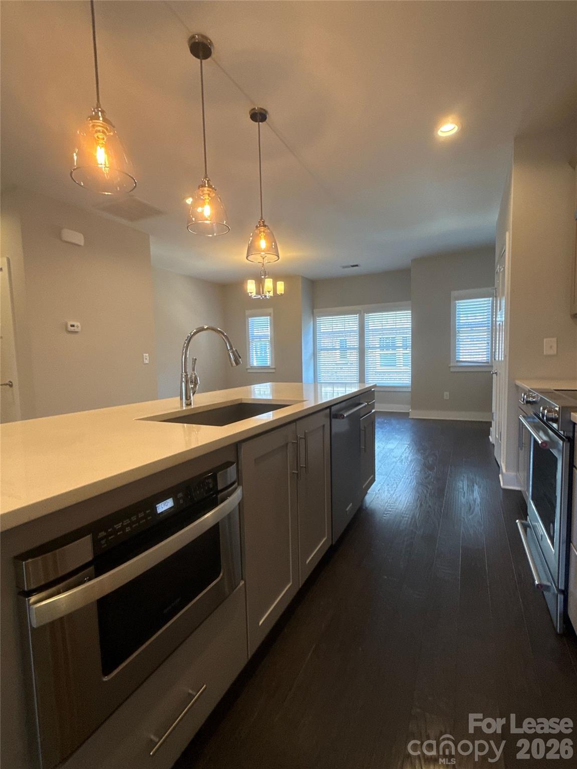 1420 W 4th Street Property Photo 5