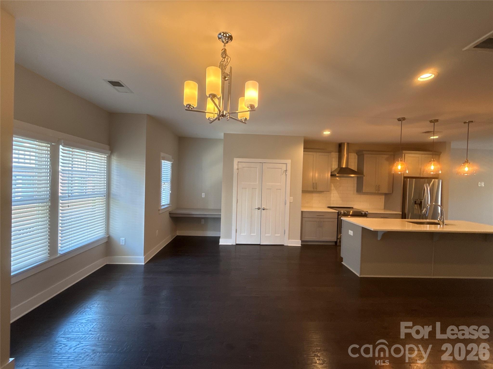 1420 W 4th Street Property Photo 9