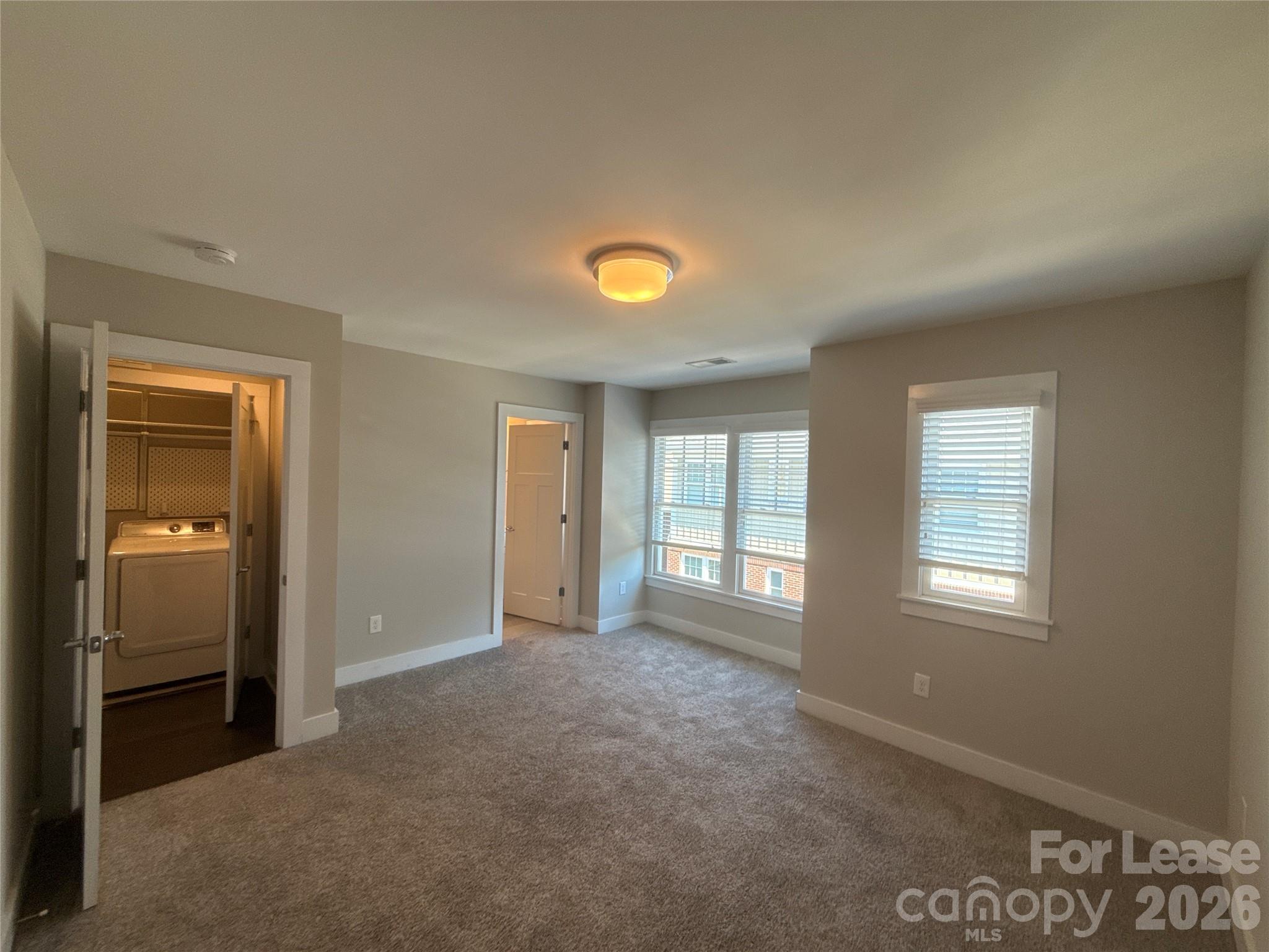 1420 W 4th Street Property Photo 14