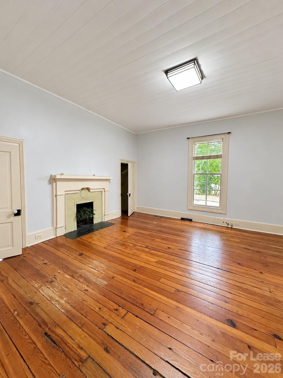 500 John Street Room 1 Property Photo 4