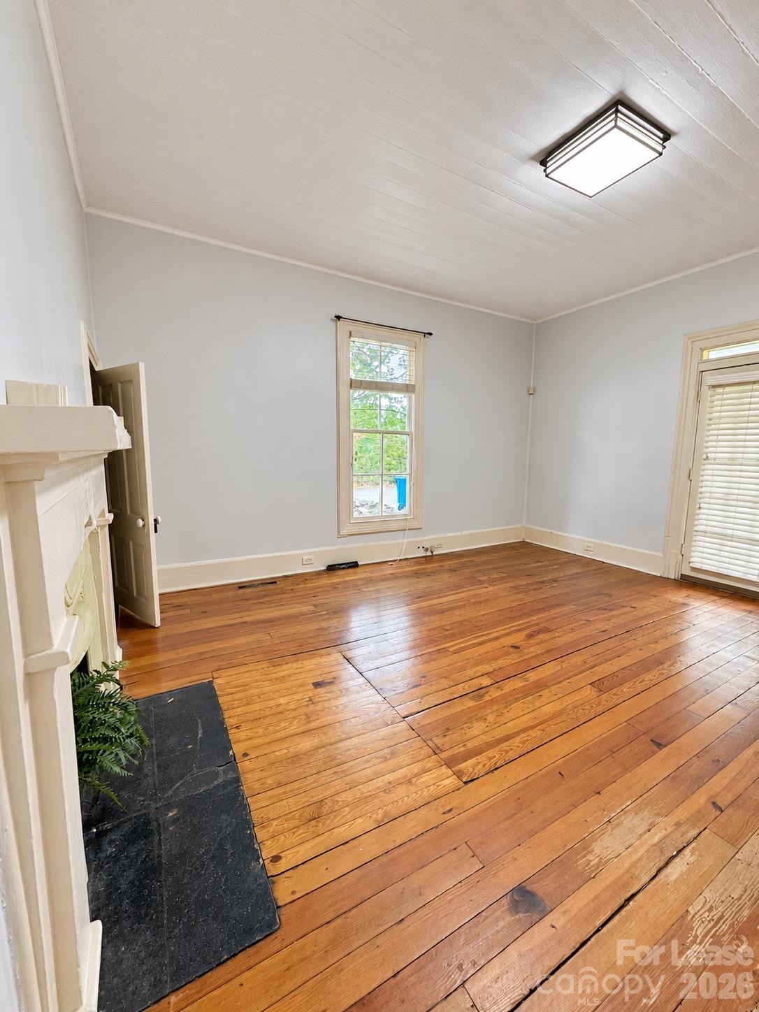 500 John Street Room 1 Property Photo 5