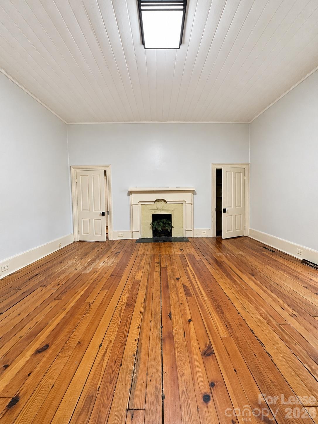 500 John Street Room 1 Property Photo 6