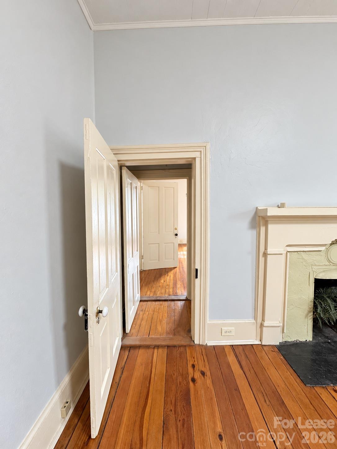 500 John Street Room 1 Property Photo 8