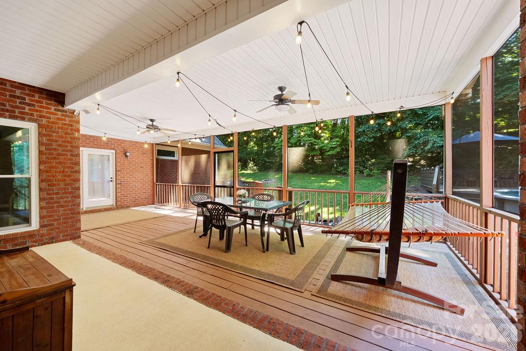 10846 Tyler Brook Lane Property Photo 4