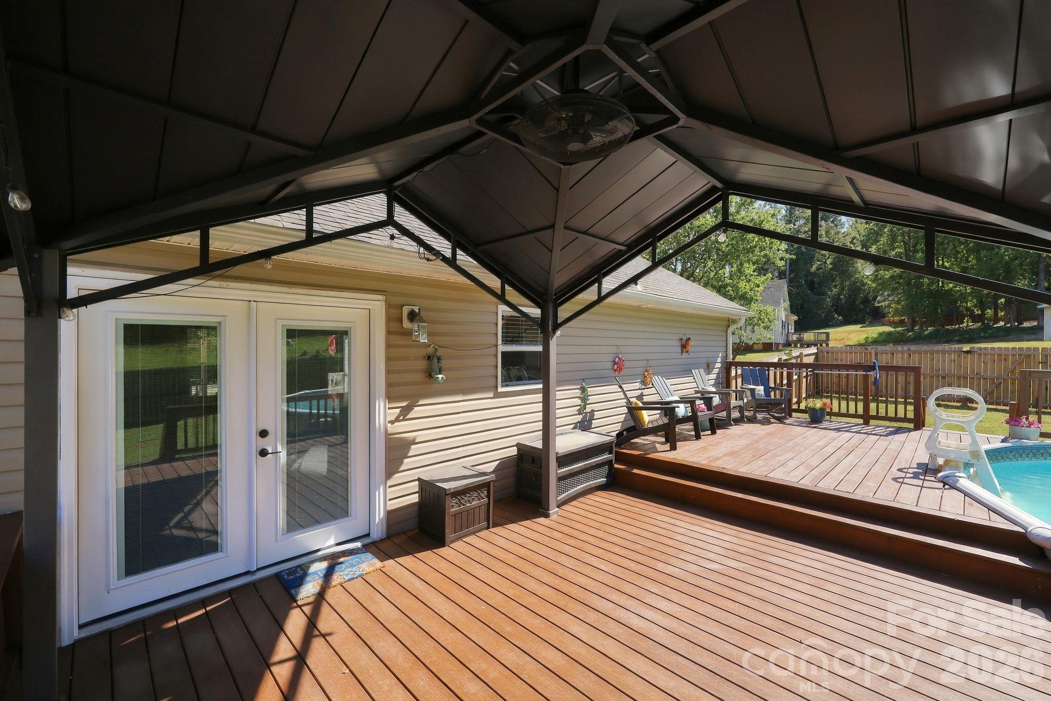 1425 Ebenezer Road Property Photo 12